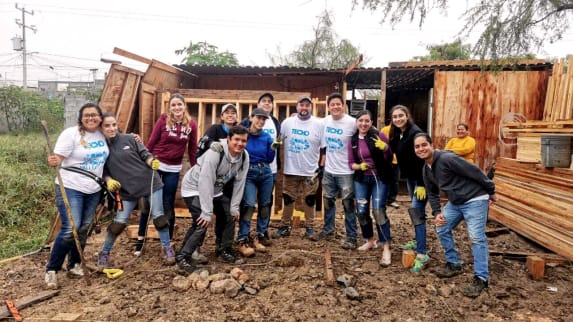 Steelcase's employees working in construction of homes